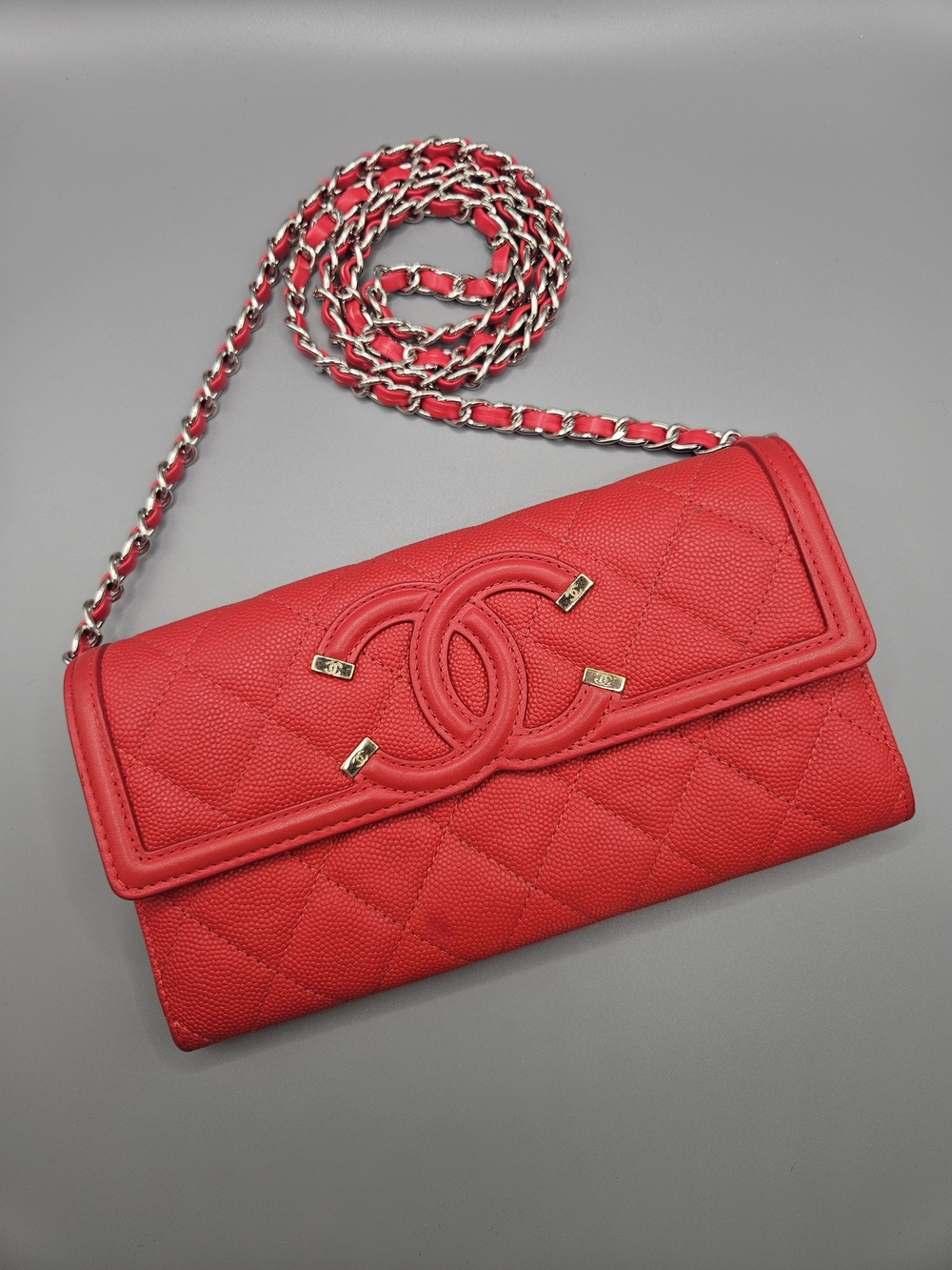 ❤️Caviar Quilted Large Filigree Gusset Flap Wallet Red❤️